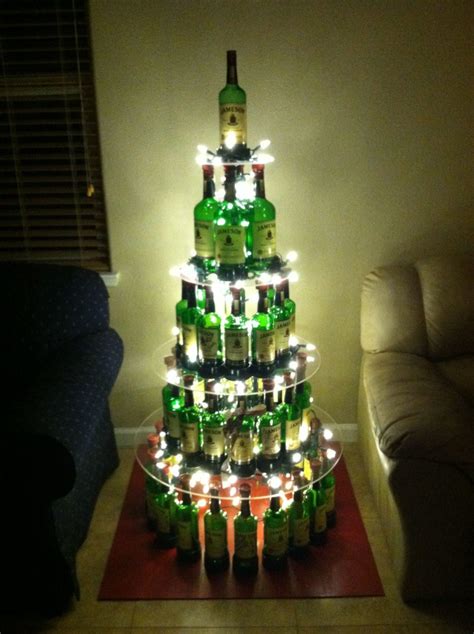 Albero di Natale con bottiglie di birra