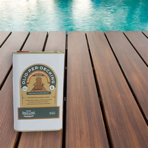 Applicazione di olio per decking