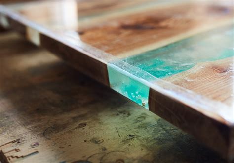 Applicazioni di resina epossidica per legno iroko