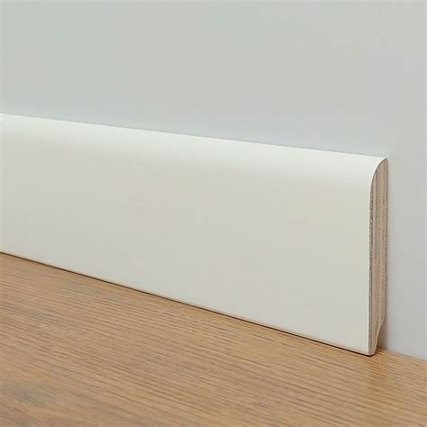 Battiscopa bianco