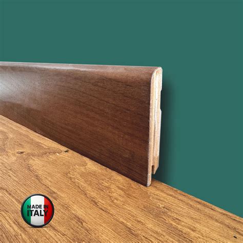 Battiscopa in legno per parquet