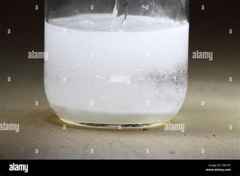 Bicarbonato di Sodio e Aceto Bianco
