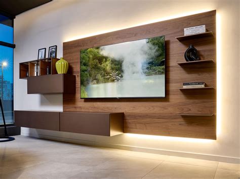 Boiserie moderna per parete TV