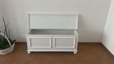 Cassapanca con cassetti e ruote