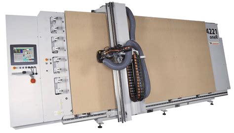 Centro di lavoro CNC per legno