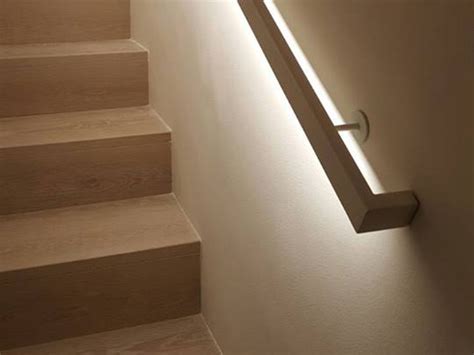 Corrimano in legno con LED