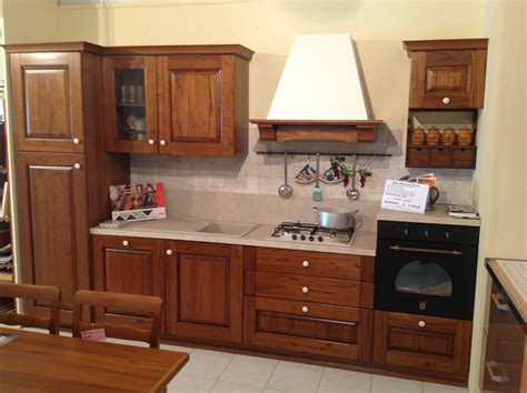 Cucina classica in legno massello