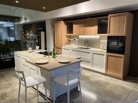 Cucina con top in nobilitato