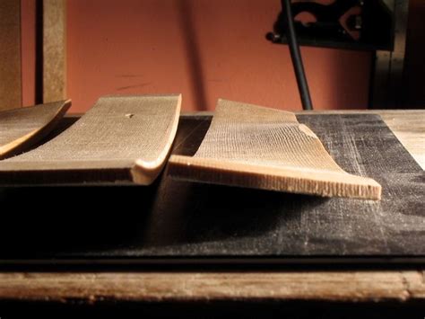 Curvatura del legno con diverse tecniche