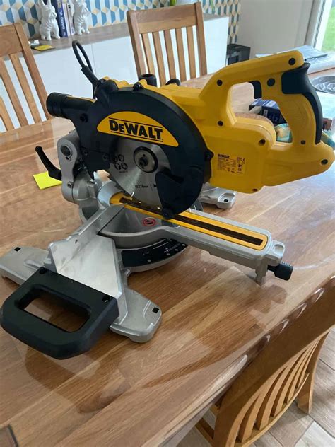 DEWALT DWS777-QS