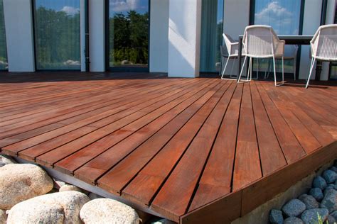 Decking in legno per esterni