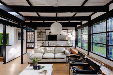 Decking in legno per una casa in stile giapponese