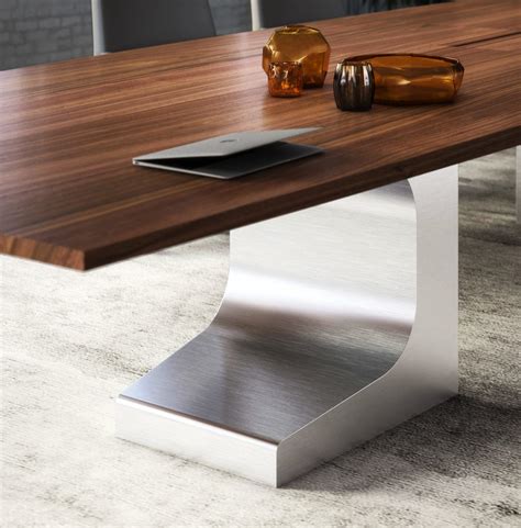 Dettagli del Tavolo Delta Estel