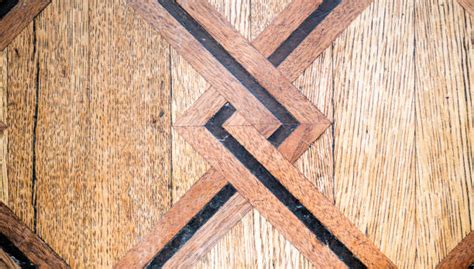 Dettaglio di un intarsio in legno