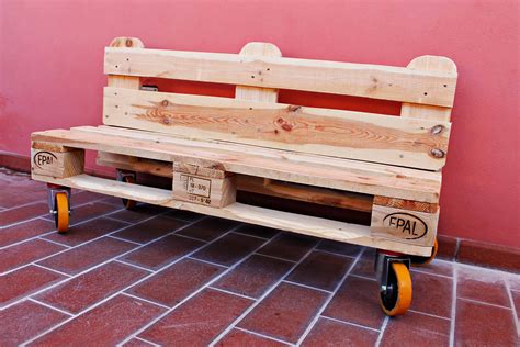 Esempi di mobili realizzati con pallet