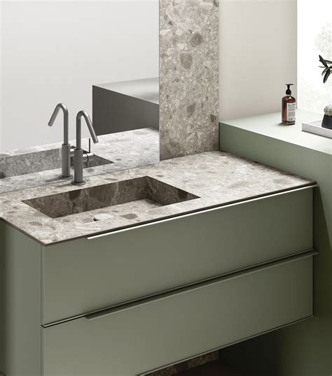 Esempio di top in bagno