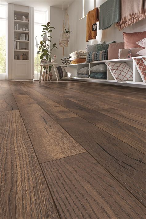 Finiture personalizzate per pavimenti in legno