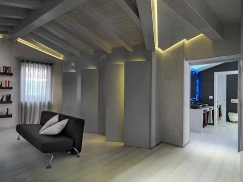 Illuminazione di un soffitto con travi a vista