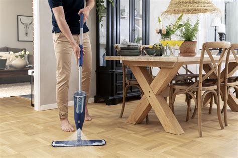 Macchina per la pulizia del parquet cordless