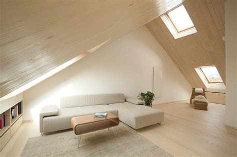 Mansarda in legno con design moderno