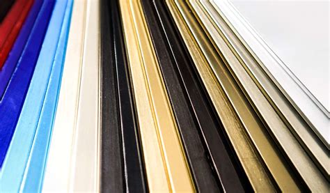 Materiali e colori dei profili