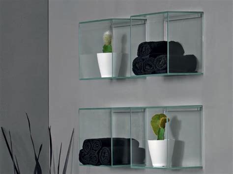 Mensola a cubo in bagno