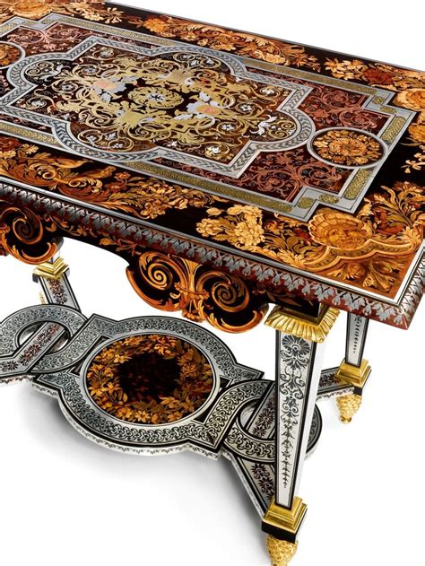 Mobile intarsiato di André-Charles Boulle