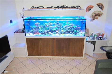 Mobile per acquario in legno