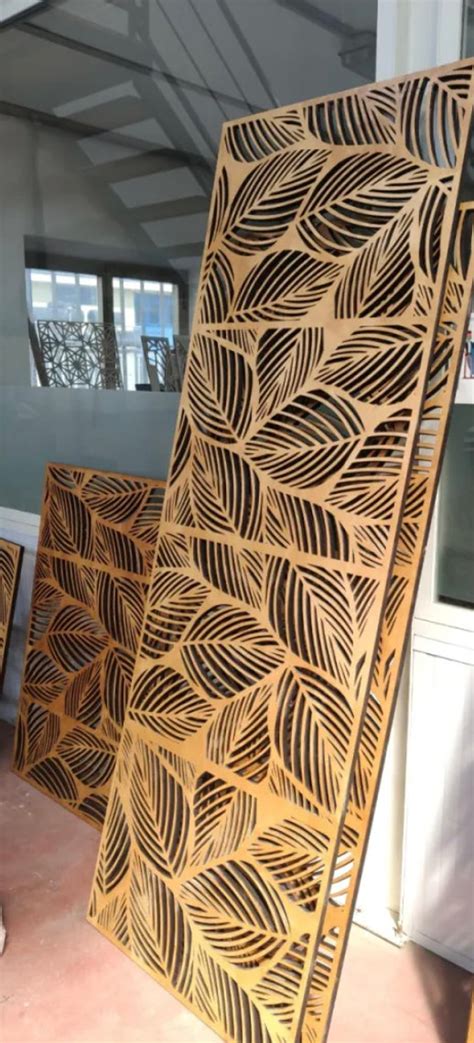 Pannello traforato in legno per ringhiera