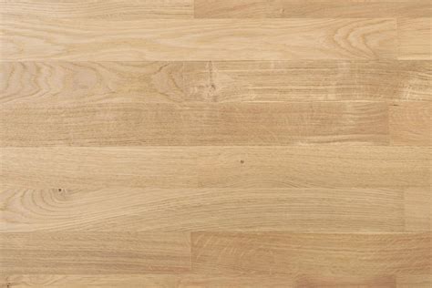 Parquet in legno massello chiaro