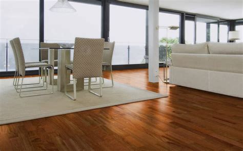 Parquet oliato e verniciato a confronto