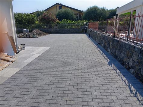 Pavimentazione urbana con masselli autobloccanti