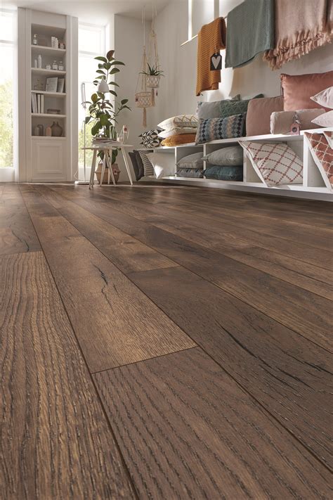 Pavimento Laminato con Effetto Legno