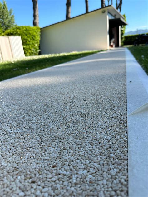 Pavimento drenante in resina