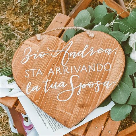 Pavimento in Legno con Scritte