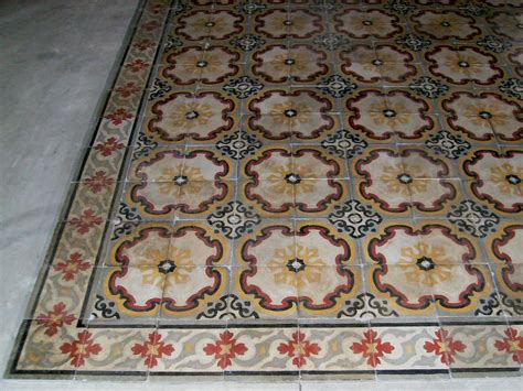 Pavimento in cementine antiche