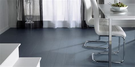 Pavimento in legno verniciato