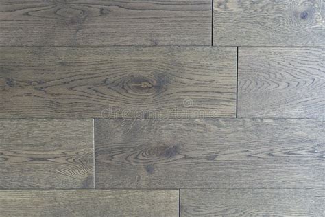 Pavimento in parquet scuro