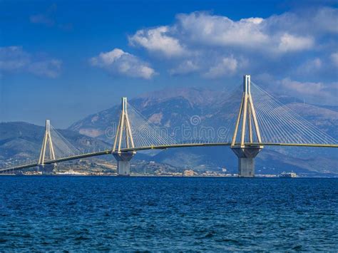 Ponte di Rio-Antirio vicino Patrasso