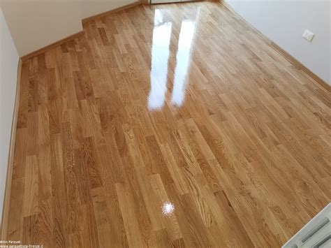 Posa in opera di un parquet in legno massello