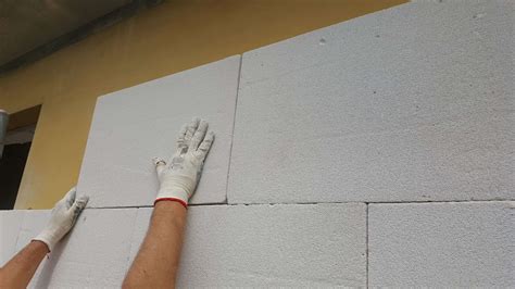 Posa pannelli isolanti