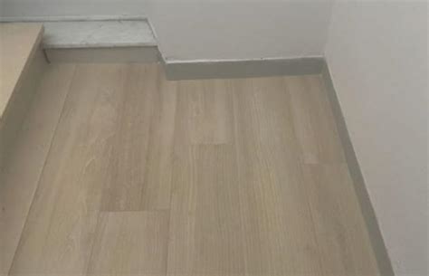 Posa pavimento effetto legno