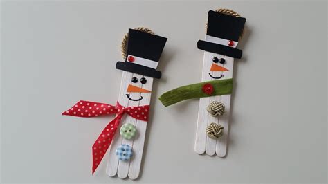 Pupazzo di Neve con bastoncini di legno
