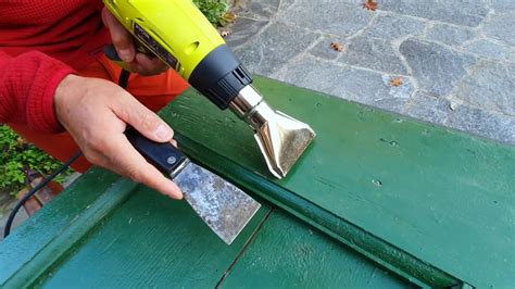 Rimozione della vernice dal legno