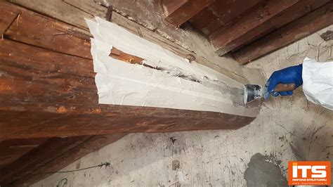 Rinforzo travi in legno con resina epossidica