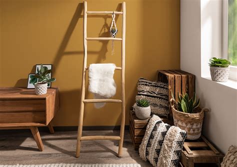 Scala decorativa in legno