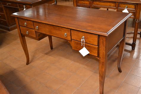 Scrivania in legno