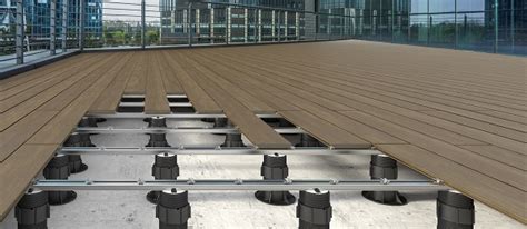 Sistema di pavimentazione decking con supporti Martinetti