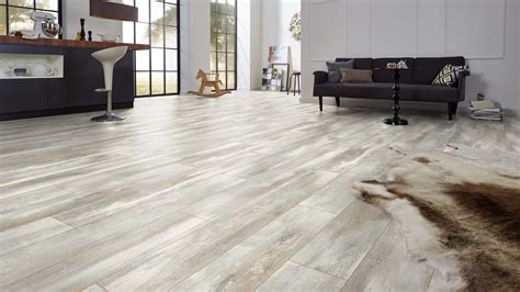 Strati pavimento laminato