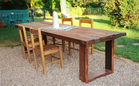Tavolo con assi di legno fai da te